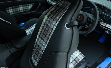 Porsche 911 Turbo 50 YEARS (992) 19