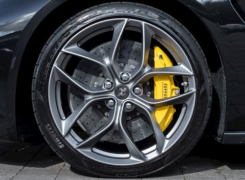 Ferrari GTC4 Lusso T 10