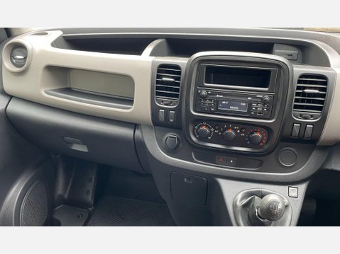 Renault Trafic 1.6 dCi 27 Business+ SWB Standard Roof Euro 5 5dr 33