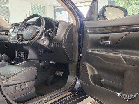 Mitsubishi Outlander 2.2 DI-D 4 Auto 4WD Euro 6 5dr 51