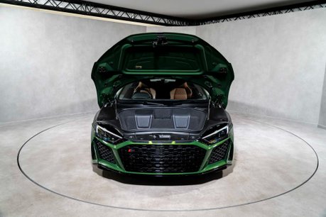 Audi R8 V10 PERFORMANCE EDITION. RWD. SONOMA GREEN. CARBON EXT. FULL PPF. B&O. 65