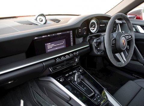 Porsche 911 Turbo S Cabriolet (992) 17