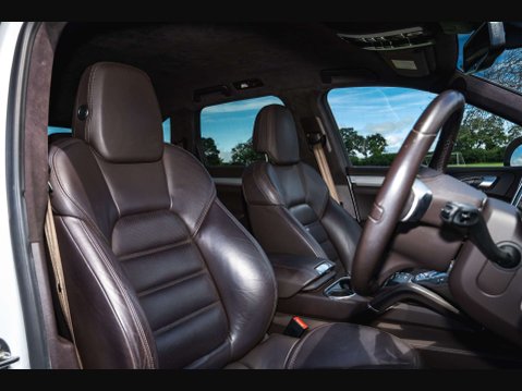 Porsche Cayenne GTS 43