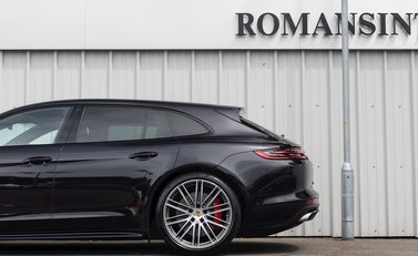 Porsche Panamera Turbo Sport Turismo 29