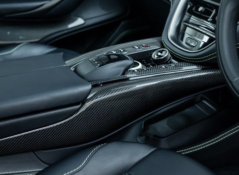 Aston Martin DBX 707 25