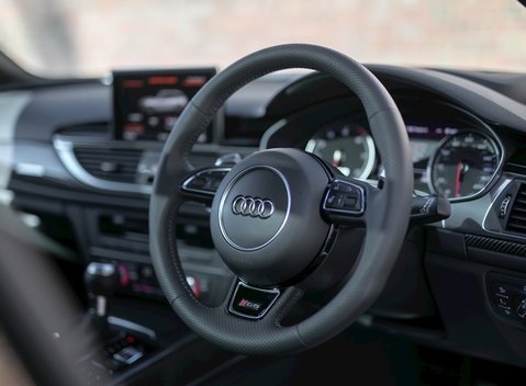 Audi RS6 Avant Performance 9