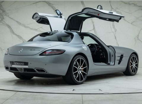Mercedes-Benz SLS AMG GT 8