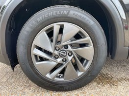 Nissan Qashqai 1.3 Qashqai Acenta Premium DiG-T MHEV 5dr 16