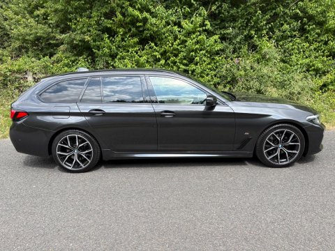 BMW 5 Series 520D M SPORT TOURING MHEV 6