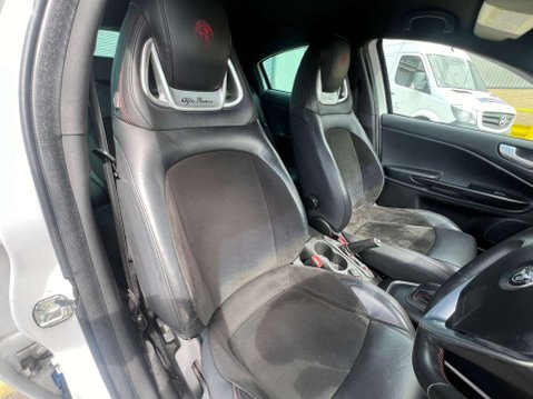Alfa Romeo Giulietta 1.7 Giulietta Veloce TBi Semi-Automatic 5dr *NATIONAL DELIVERY* 19