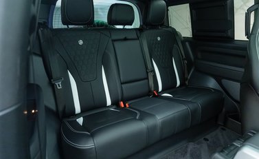 Land Rover Defender 90 V8 P525 URBAN 18