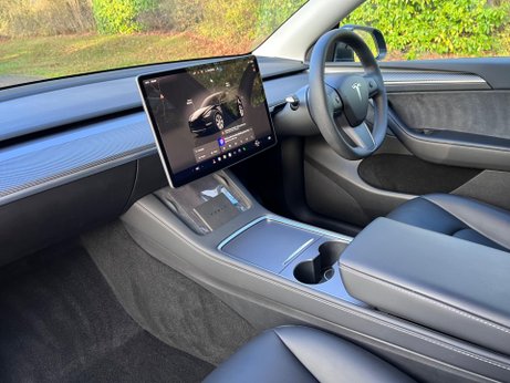 Tesla Model Y (Dual Motor) Long Range Auto 4WDE 5dr 68