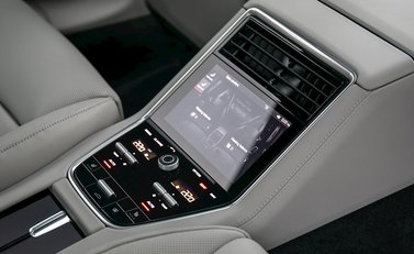 Porsche Panamera Turbo S E-Hybrid 16