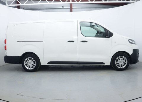 Vauxhall Vivaro 3100 75kWh Dynamic Panel Van 5dr Electric Auto L2 H1 (136 ps) 13