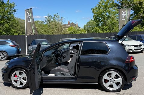 Volkswagen Golf GTI LAUNCH DSG - APPLE CAR PLAY - 2 OWNERS - 9 SERVICES RECORDED 19