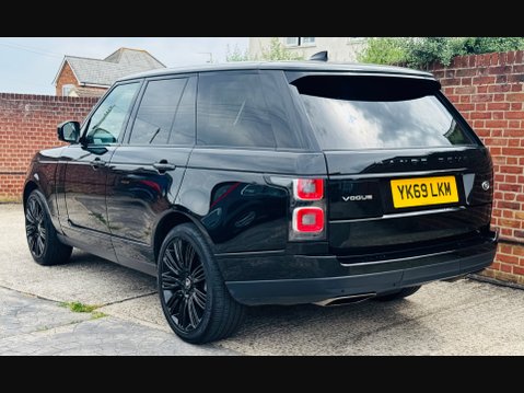 Land Rover Range Rover 3.0 SD V6 Vogue SUV 5dr Diesel Auto 4WD Euro 6 (s/s) (275 ps) 9