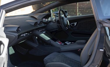 Lamborghini Huracan LP640-4 EVO 14