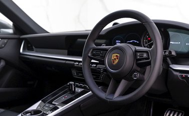 Porsche 911 Carrera S (992) 9