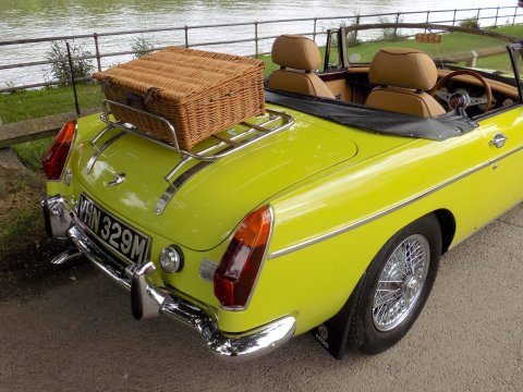 MG B ROADSTER 70