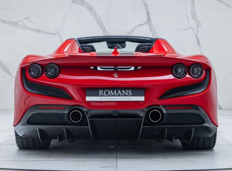 Ferrari F8 Spider 12