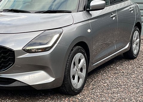 Suzuki Swift MOTION 5