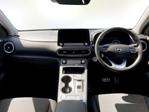 Hyundai KONA 64kWh Premium SUV 5dr Electric Auto (10.5kW Charger) (204 ps) Air Con - All 19