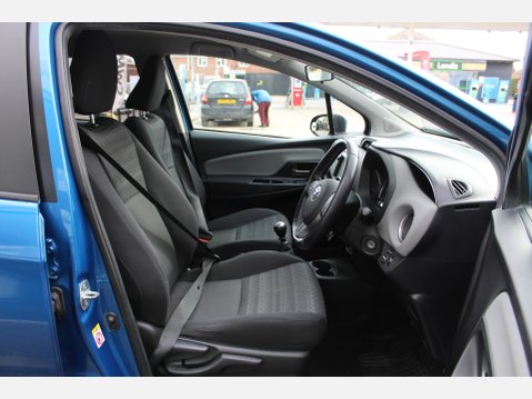 Toyota Yaris VVT-I ICON 9