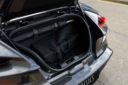 Aston Martin Vanquish Zagato Volante 36