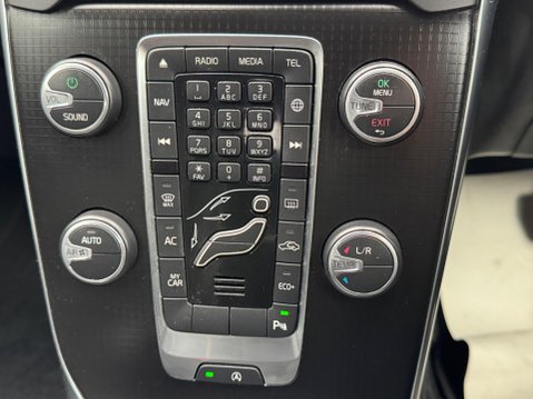 Volvo V40 1.5 T2 R-Design Edition Auto Euro 6 (s/s) 5dr 23