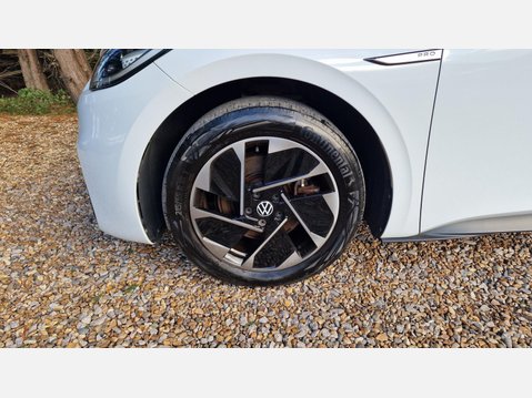 Volkswagen ID.3 Pro Performance 58kWh Family Hatchback 5dr Electric Auto (204 ps) 19