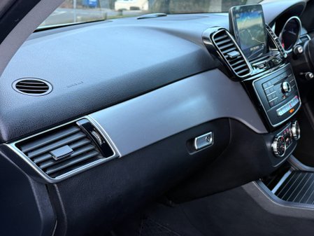 Mercedes-Benz GLE GLE 250 D 4MATIC AMG LINE 55