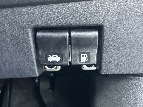 Nissan MICRA 0.9 IG-T Acenta 5dr 29