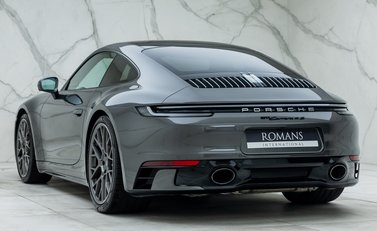 Porsche 911 Carrera 4S (992) 7