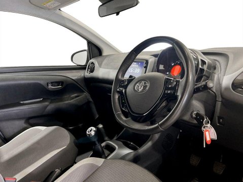 Toyota Aygo 1.0 VVT-i x-play Hatchback 5dr Petrol Manual Euro 6 (s/s) (71 ps) 12