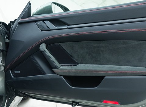 Porsche 911 Carrera GTS (992) 23