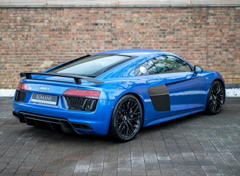Audi R8 V10 Plus 7
