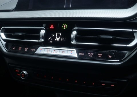 BMW 1 Series 1.5 118I M Sport Auto 5dr 33