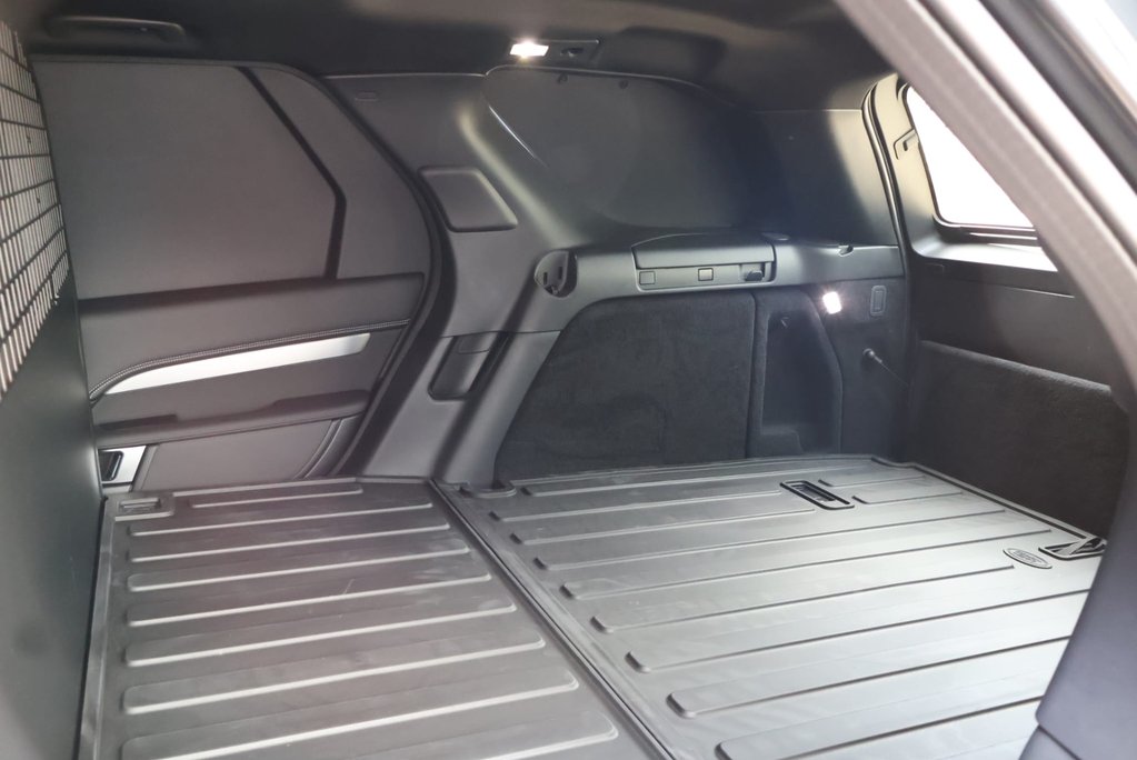 Land Rover Discovery 2026 COMMERCIAL DYNAMIC HSE STLYED BY SEEKER ASK ABOUT REAR SEATS FITTED  18