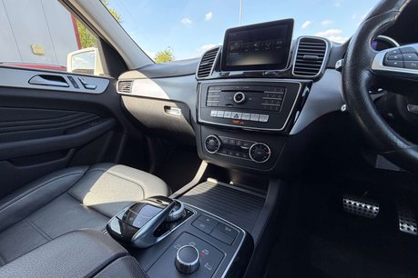 Mercedes-Benz GLE 2.1 GLE250d AMG Line SUV 5dr Diesel G-Tronic 4MATIC Euro 6 (s/s) (204 ps) 46