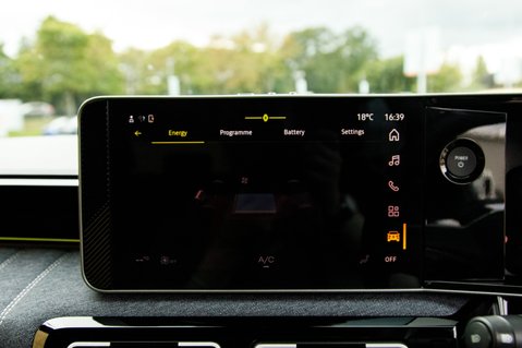 Renault 5 TECHNO E-TECH 23