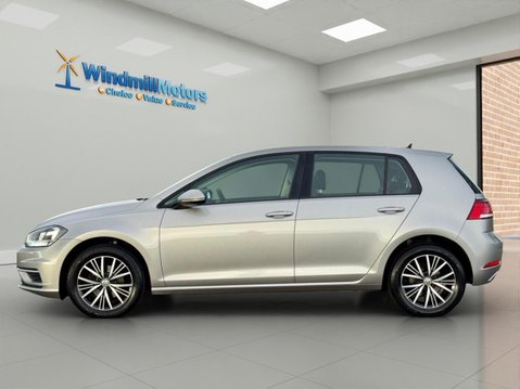 Volkswagen Golf 1.0 TSI BlueMotion Tech SE Nav Euro 6 (s/s) 5dr 7