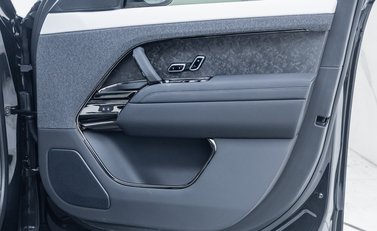 Land Rover Range Rover Sport P530 First Edition 33
