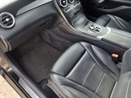 Mercedes-Benz GLC 2.1 GLC220d AMG Line SUV 5dr Diesel G-Tronic 4MATIC Euro 6 (s/s) (170 ps) 31