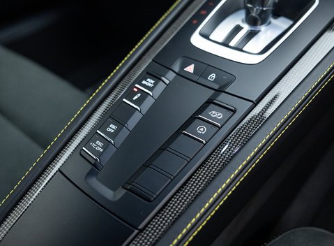 Porsche Cayman GT4 (718) 27