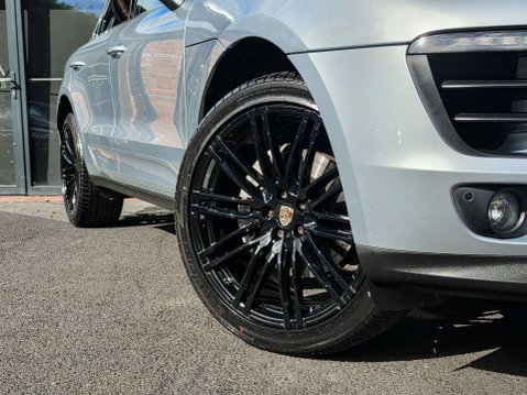 Porsche Macan 3.0 Macan S D Semi-Auto 4WD 5dr 33