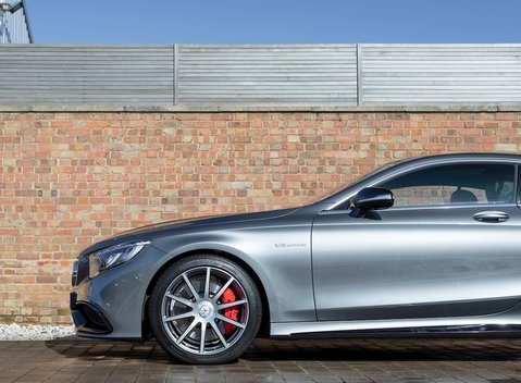 Mercedes-Benz S Class S63 Coupe 27