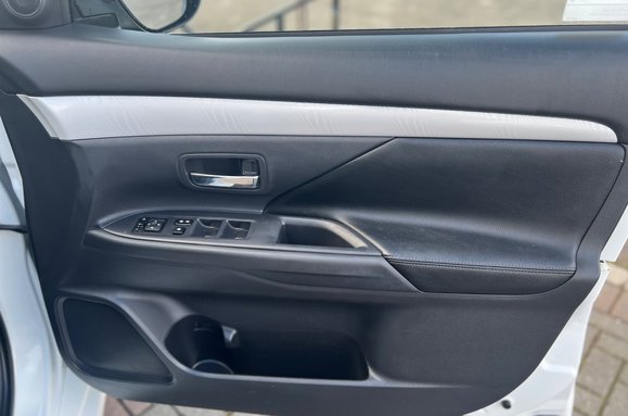 Mitsubishi Outlander PHEV 2.0h 12kWh GX4h CVT 4WD AUTO 19