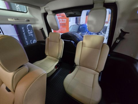 Land Rover Discovery 2.5 TD5 ES Premium Station Wagon 5dr Diesel Automatic (7 Seats) (284 g/km, 18