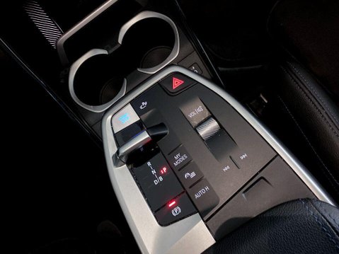 BMW iX1 30 66.5kWh M Sport SUV 5dr Electric Auto xDrive (11kW Charger) (313 ps) 1 O 16