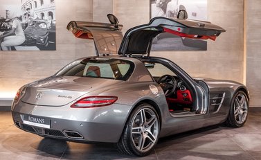 Mercedes-Benz SLS AMG 6